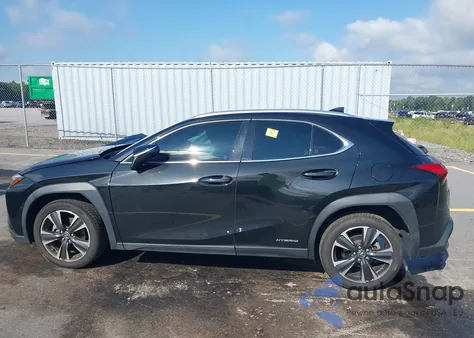 2021 Lexus Ux 250H z USA, uszkodzony, nr VIN JTHP9JBH9M2053897